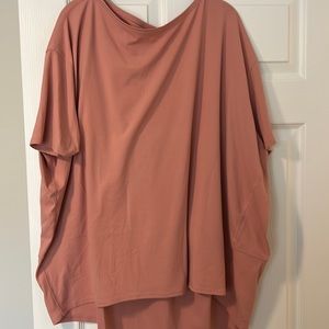 Lululemon size 20 Back In Action Nulu tee